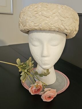 1950'S Pill Box Hat.cream Straw From Macys NY. has A Black Flat Bow. Vintage